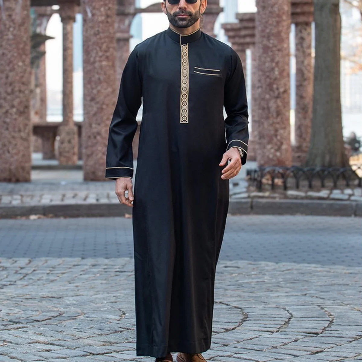 Robe islamique musulmane arabe pour hommes à manches longues brodé col montant