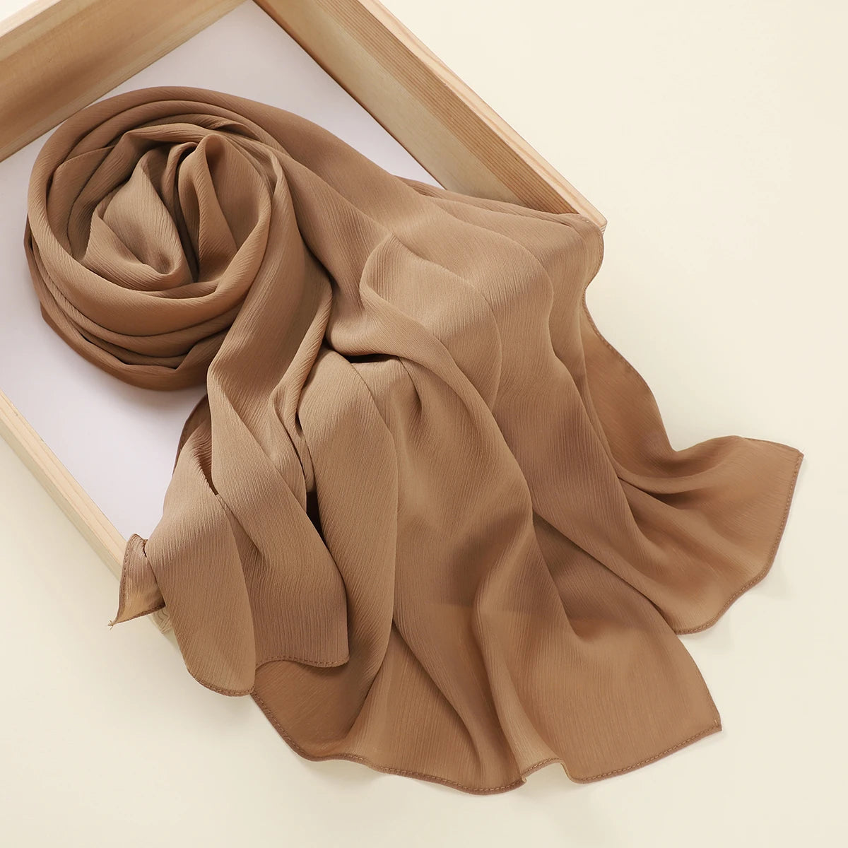 Hijab en mousseline de soie froissée et lourde avec boîte – Élégant châle uni pour femmes, parfait comme foulard musulman chic et confortable