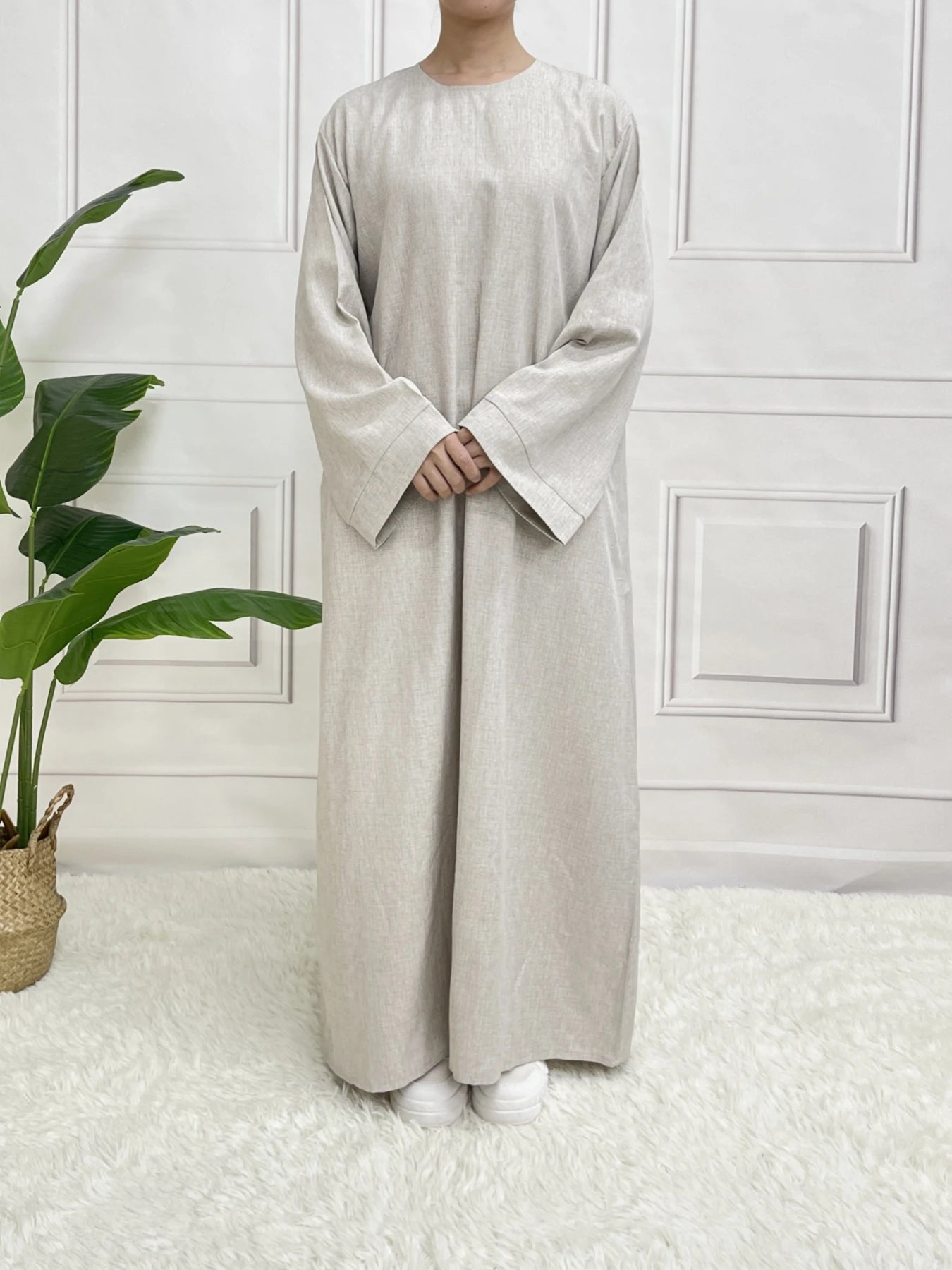 Abaya à manches longues modeste et fermée sans hijab avec ceinture Robe de base islamique.