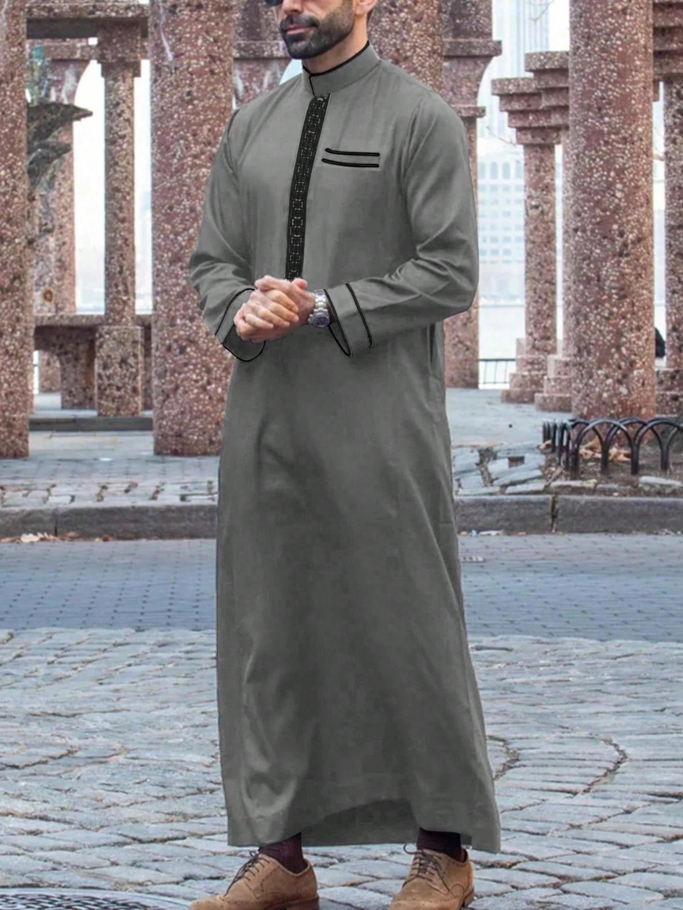 Robe islamique musulmane arabe pour hommes à manches longues brodé col montant