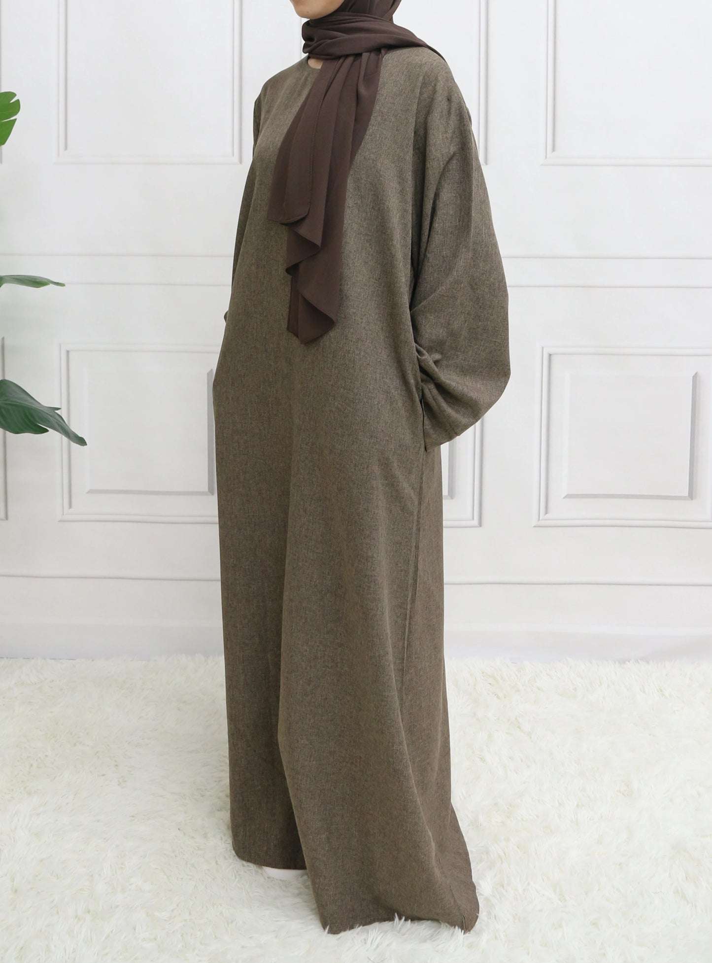 Abaya à manches longues modeste et fermée sans hijab avec ceinture Robe de base islamique.