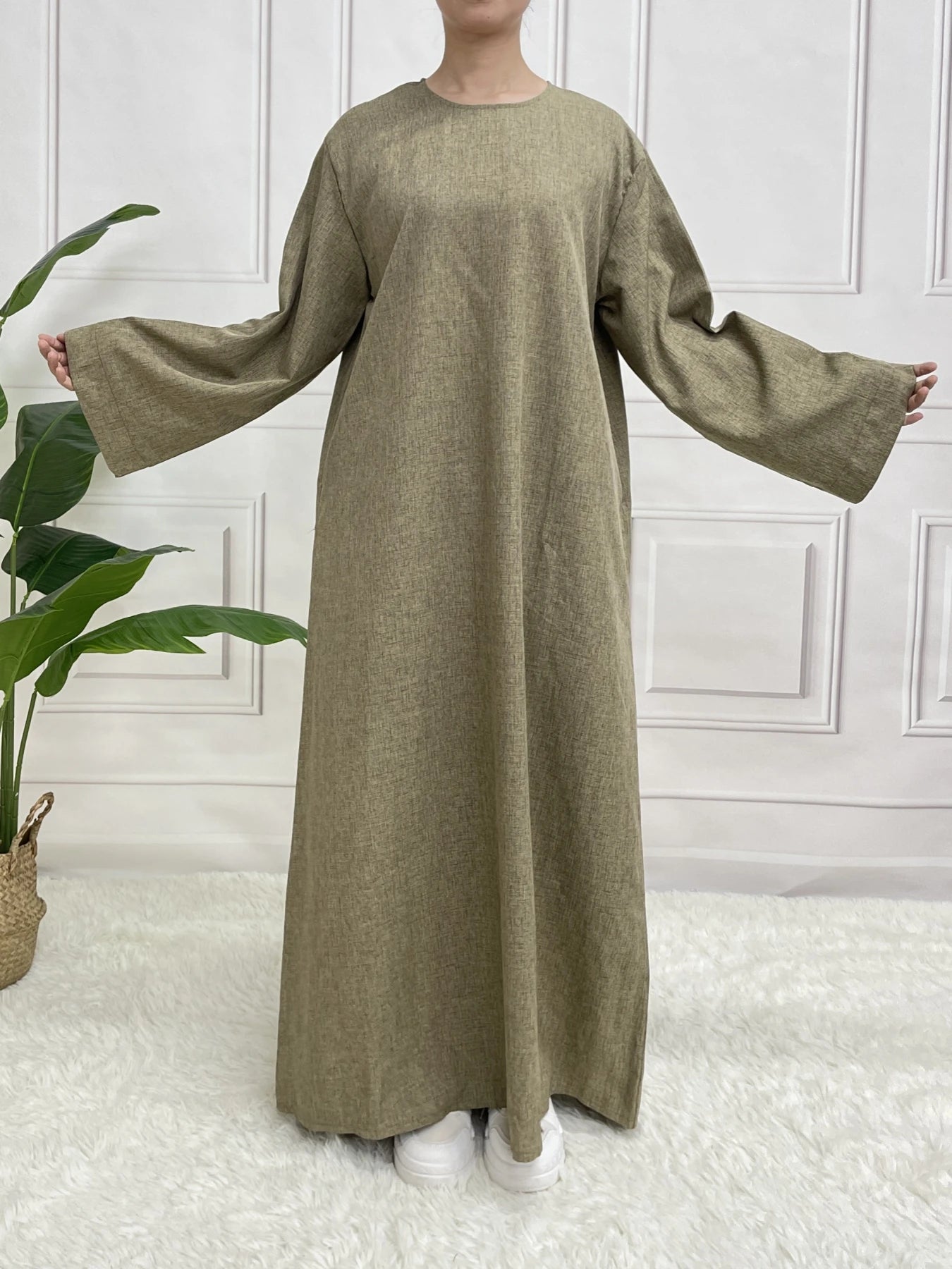 Abaya à manches longues modeste et fermée sans hijab avec ceinture Robe de base islamique.